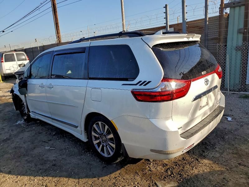 2020 Toyota Sienna xle