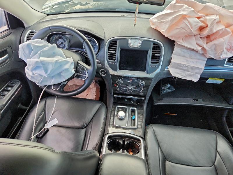 2017 Chrysler 300 Limited