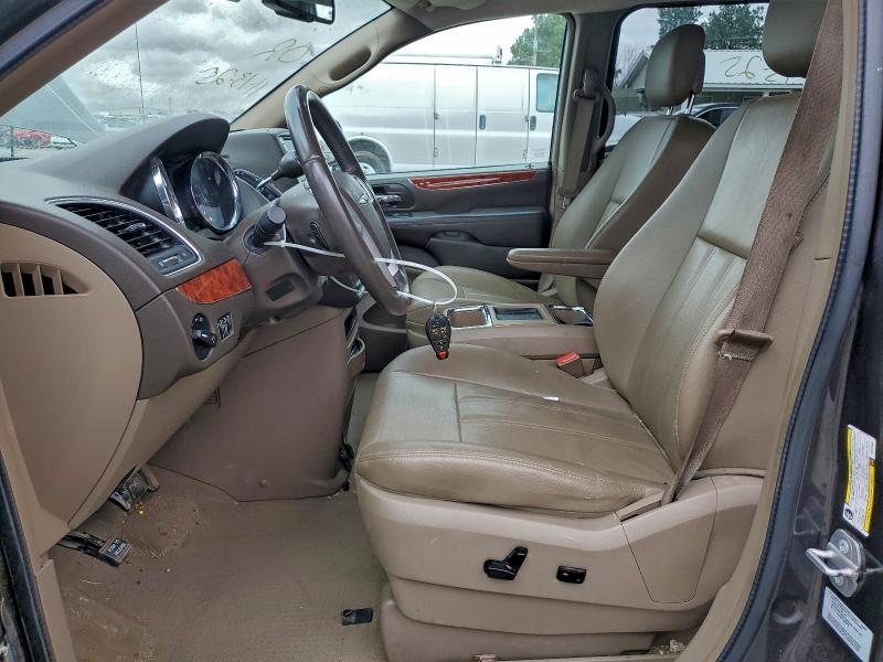 2016 Chrysler Town & Country Touring