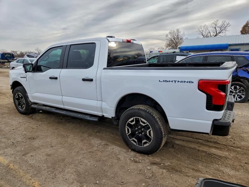 2023 Ford F150 Lightning pro