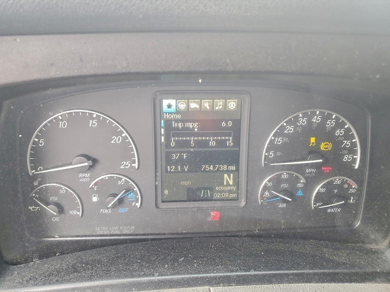 2019 Freigliner 2019 Freightliner Cascadia 126 Semi Truck