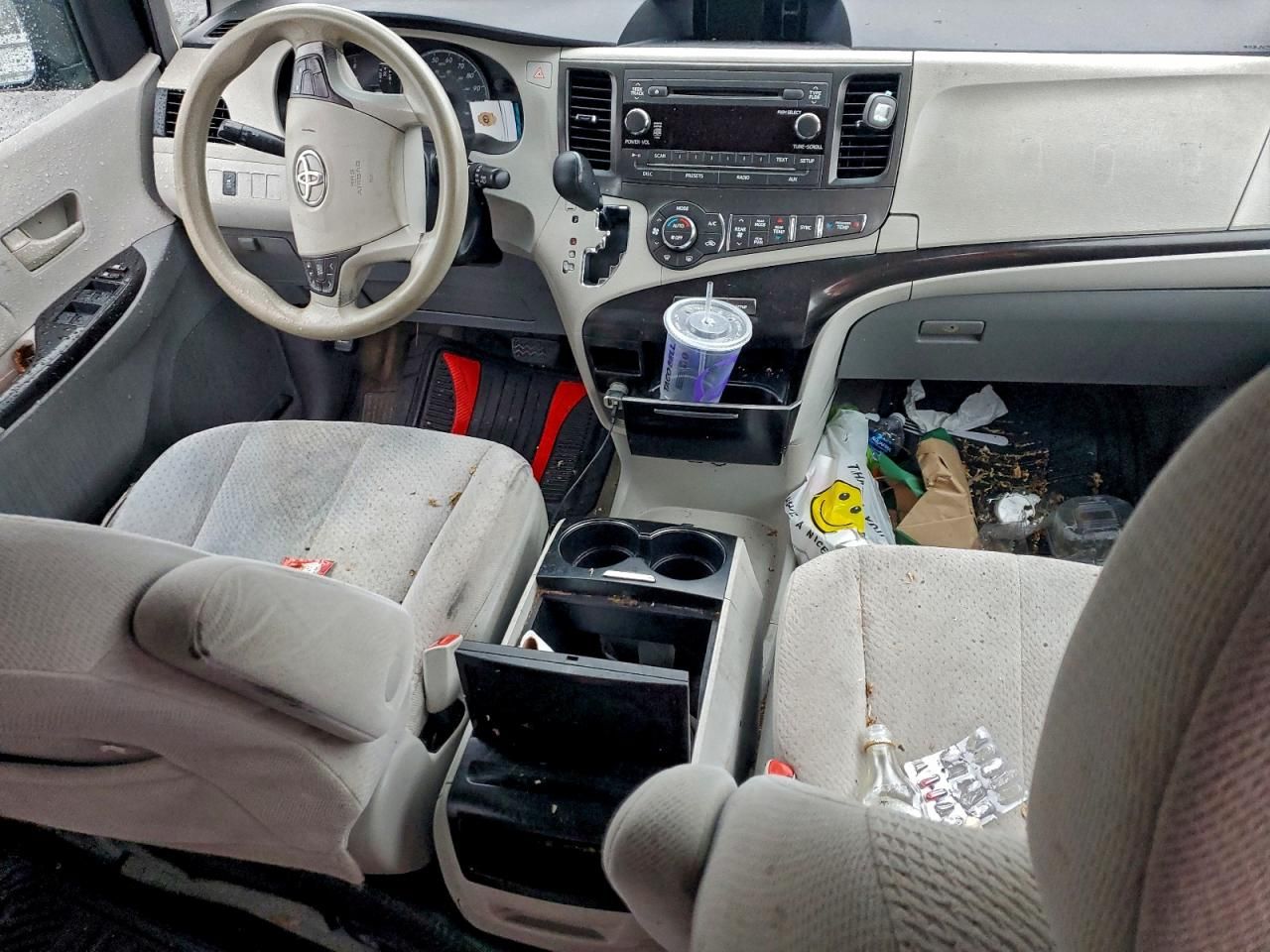 2013 Toyota Sienna le