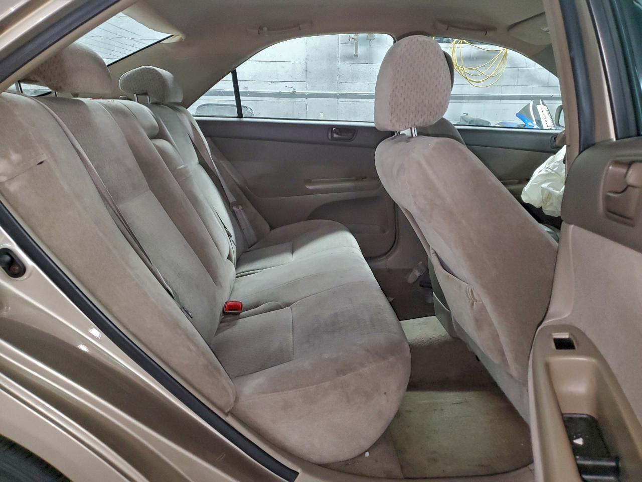 2004 Toyota Camry le