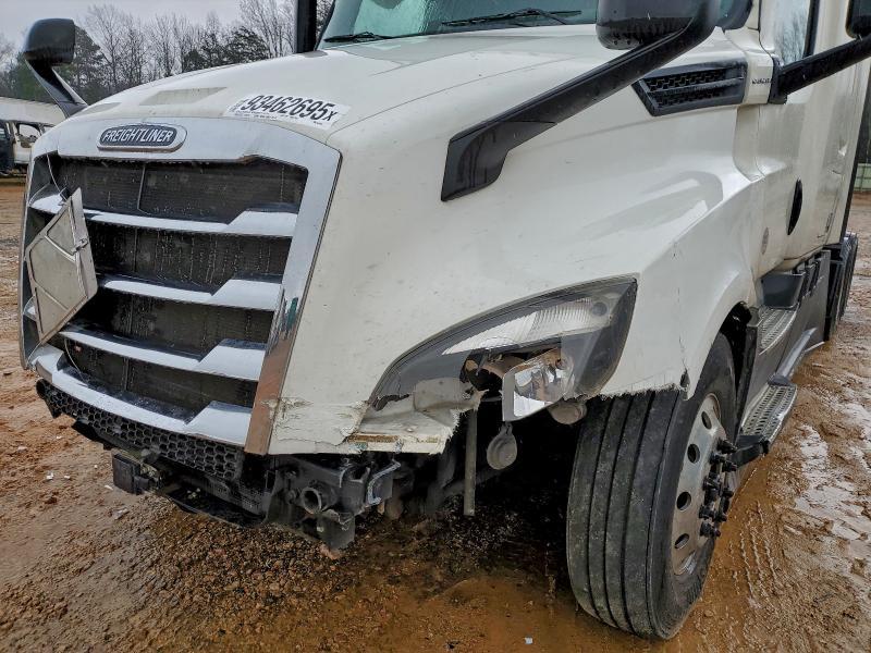 2019 Freigliner 2019 Freightliner Cascadia 126 Semi Truck