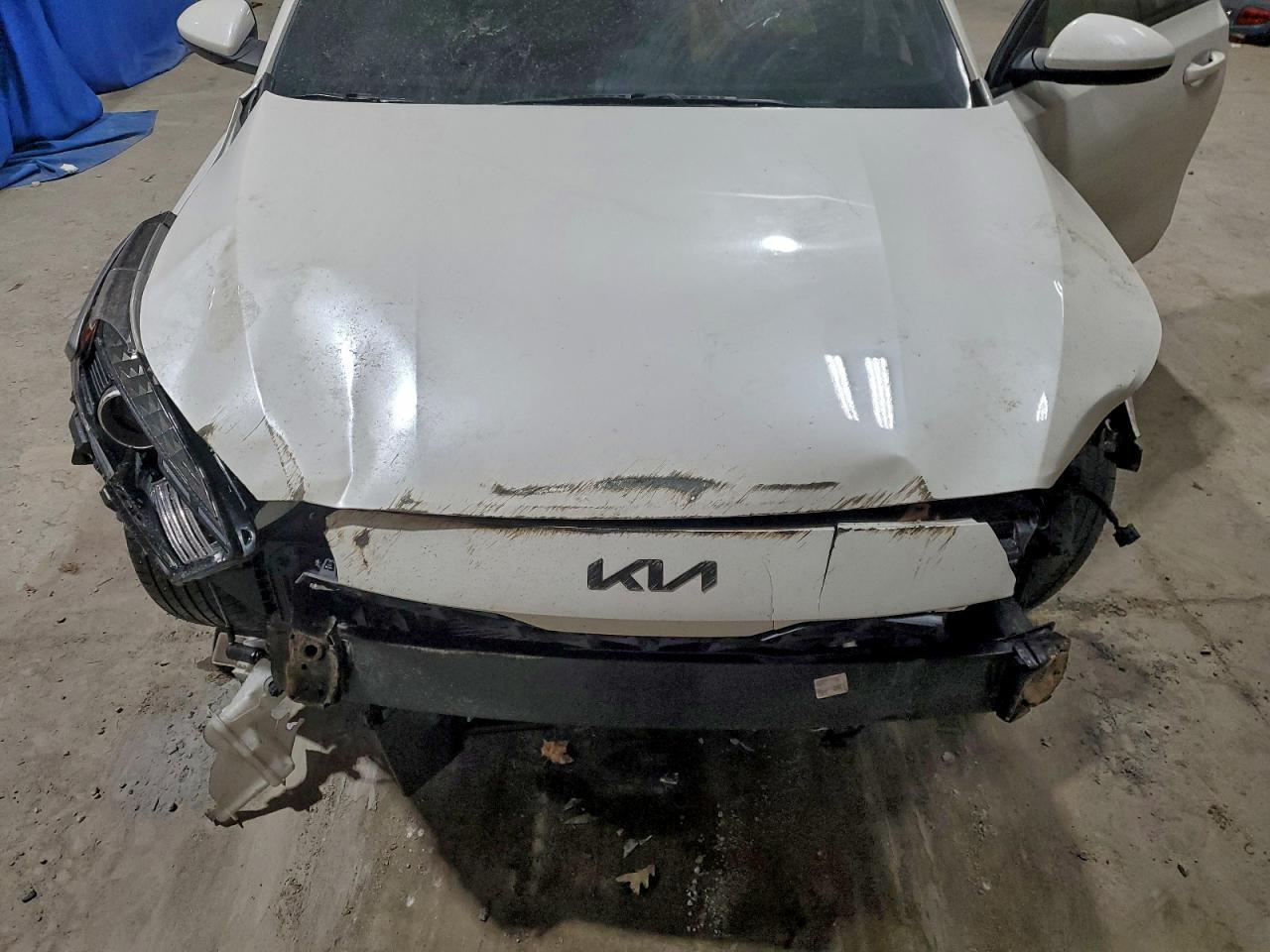 2023 KIA Forte lx