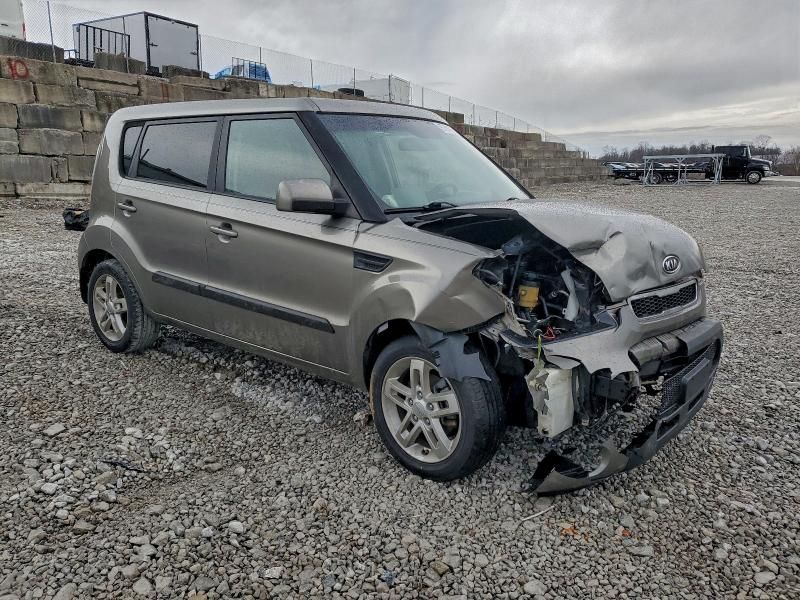 2011 KIA Soul +