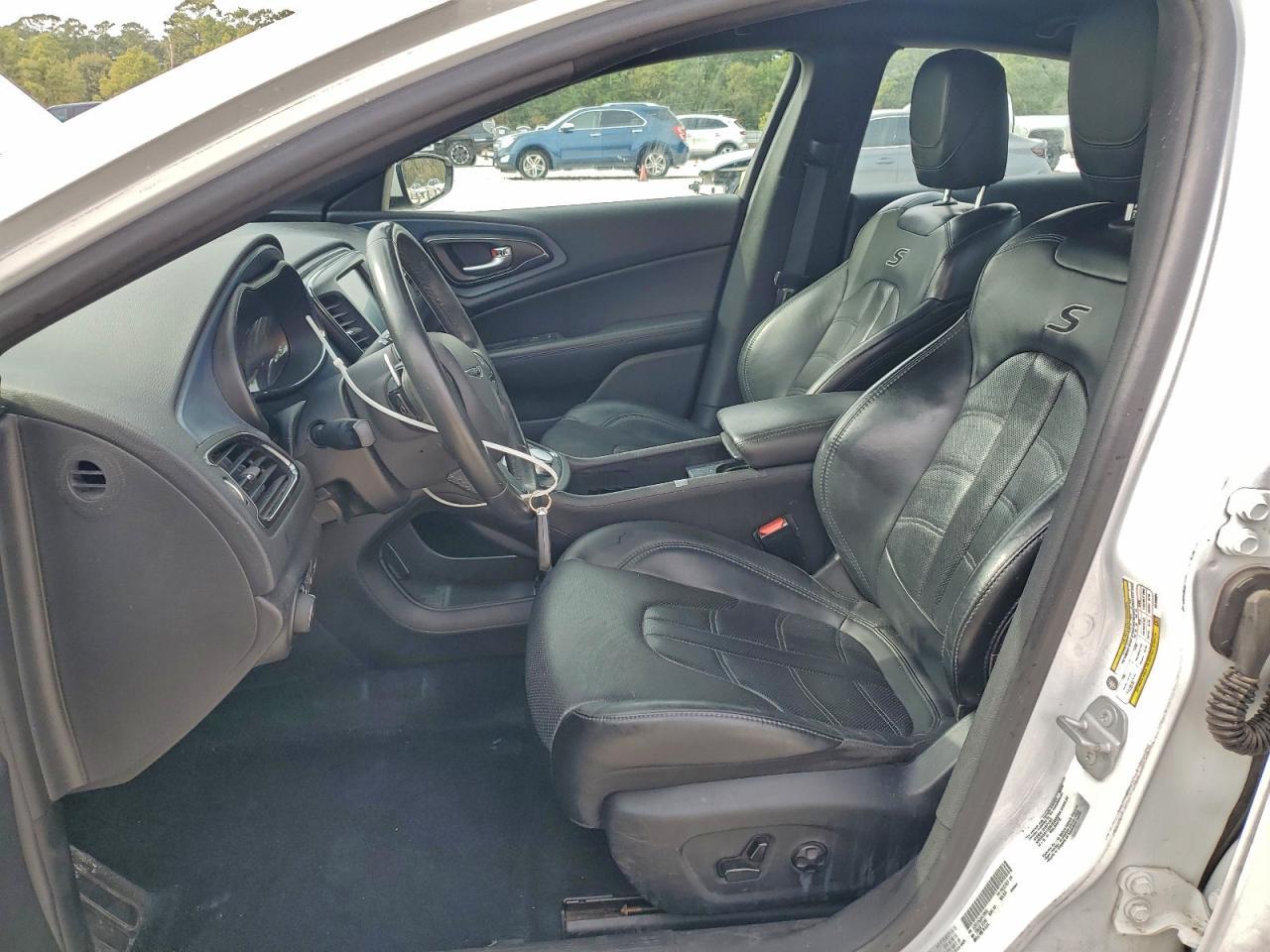 2016 Chrysler 200 s