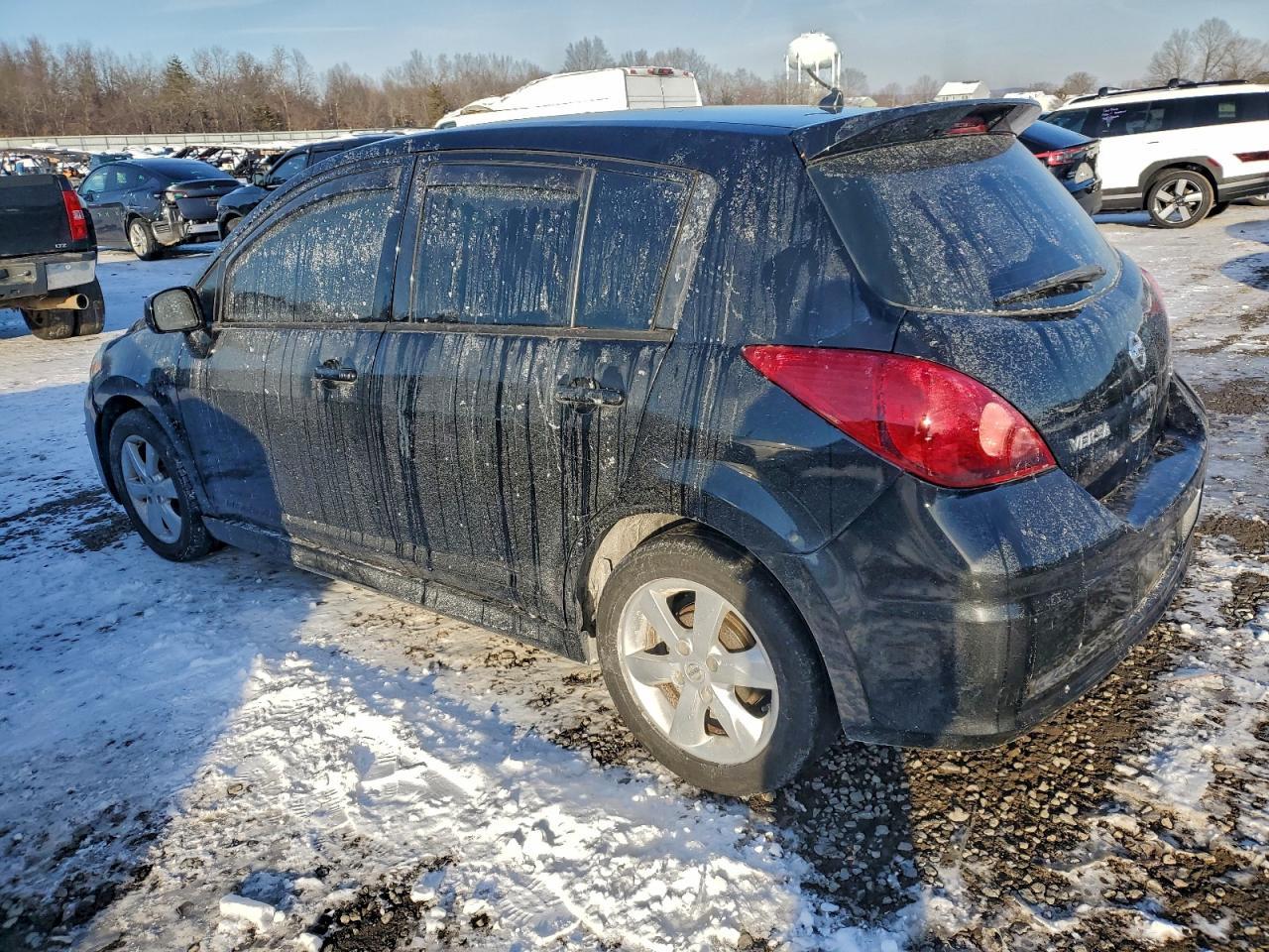 2011 Nissan Versa s