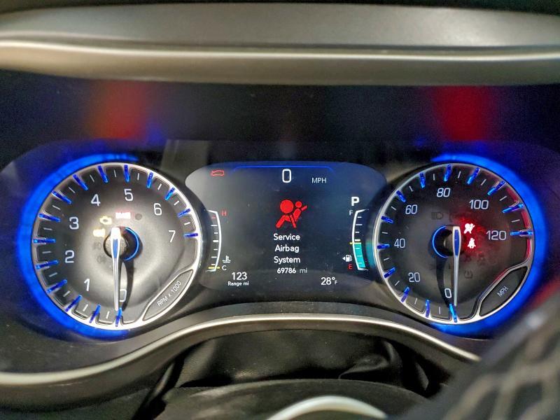 2023 Chrysler Pacifica Touring l