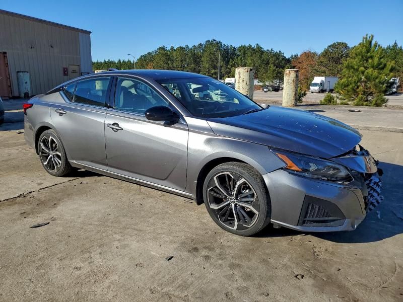 2023 Nissan Altima sr