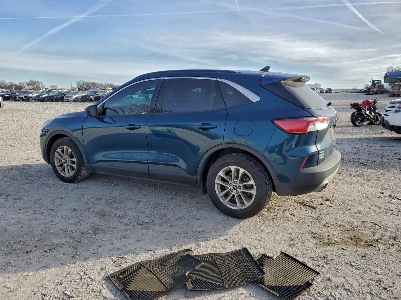 2020 Ford Escape se