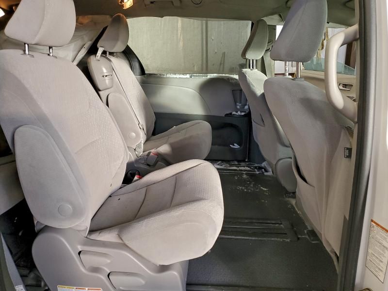 2020 Toyota Sienna le