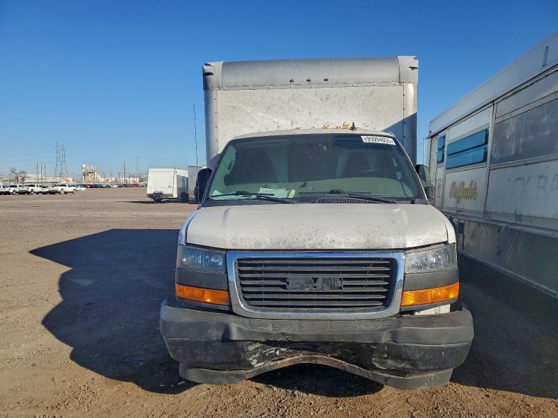 2019 GMC Savana CUT-BOX Truck