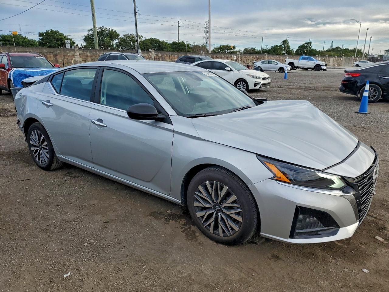 2025 Nissan Altima sv