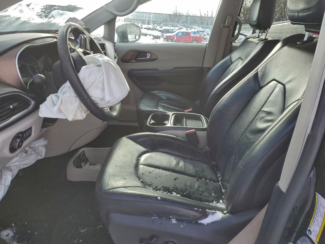2017 Chrysler Pacifica Touring l