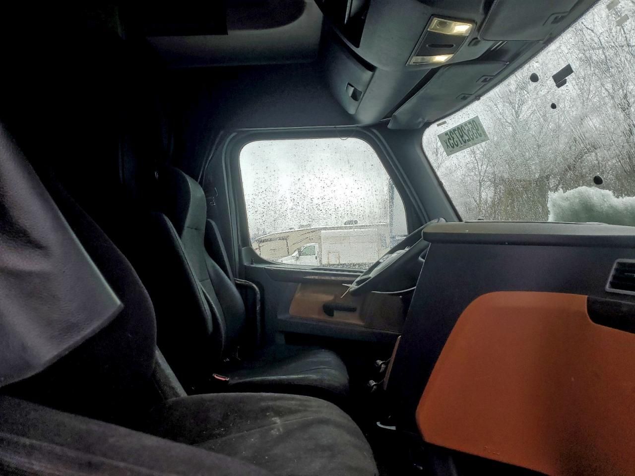 2018 Freightliner Cascadia 126 Semi Truck