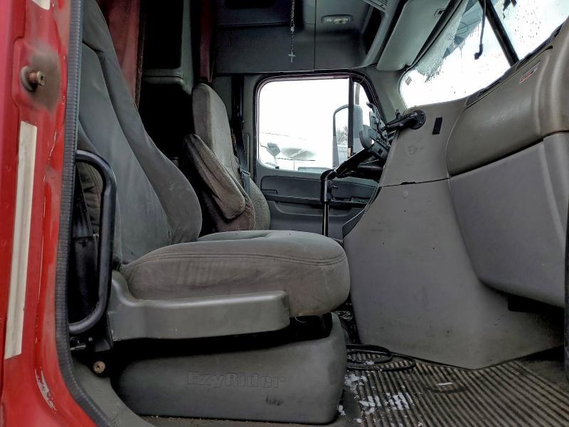 2005 Freightliner Columbia 120 Semi Truck