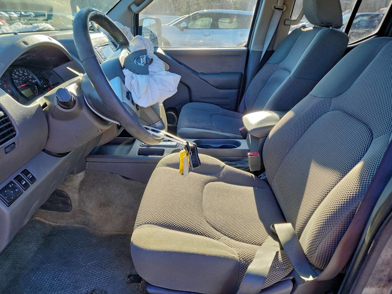 2016 Nissan Frontier s