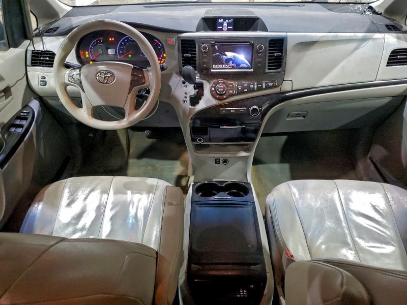 2013 Toyota Sienna le