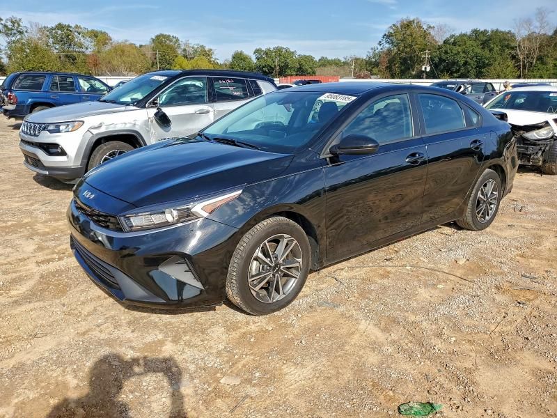 2023 KIA Forte lx