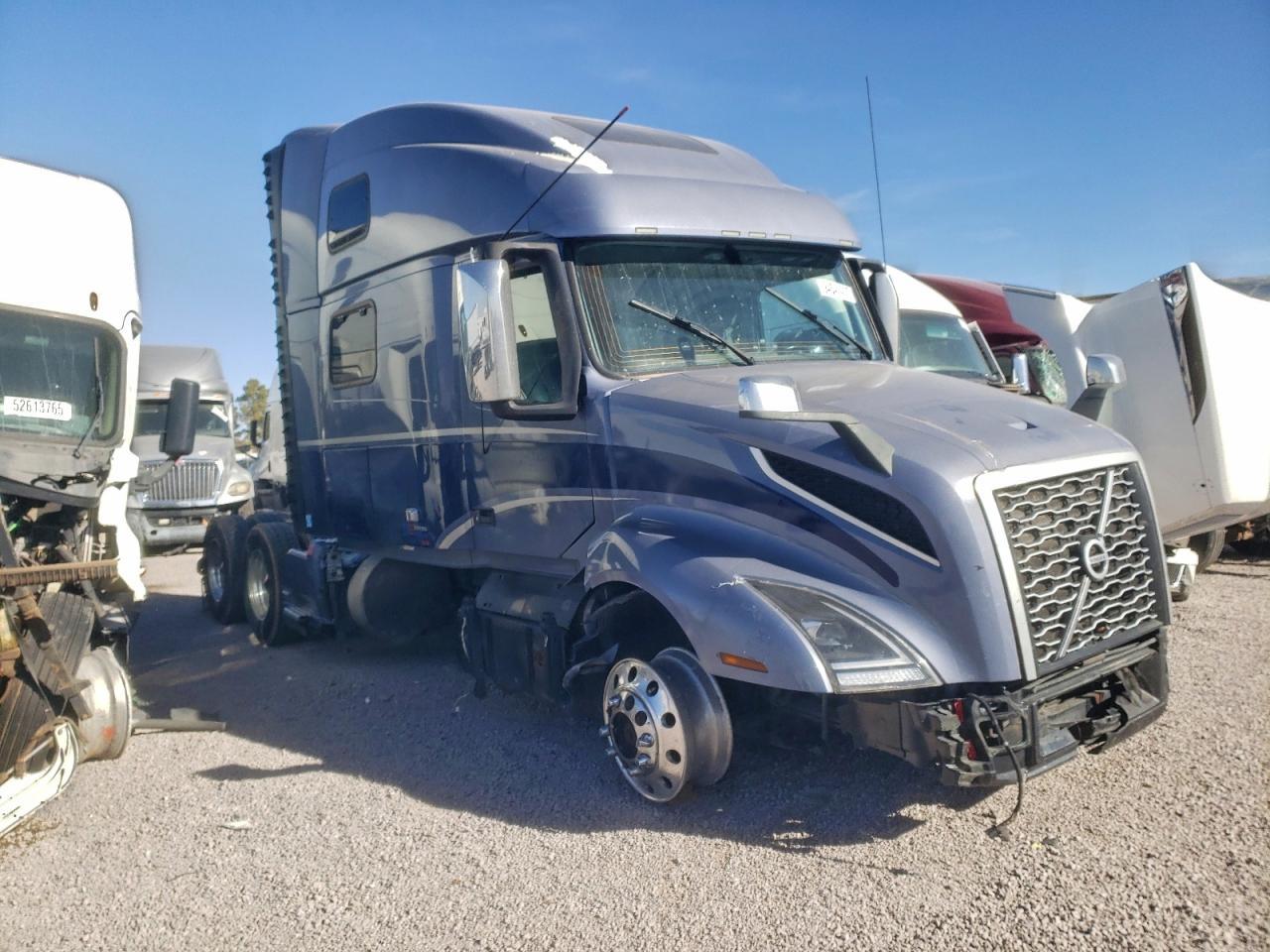 2020 Volvo VNL Semi Truck