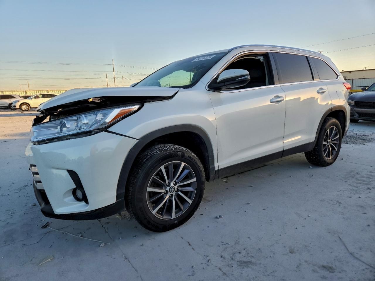 2019 Toyota Highlander se