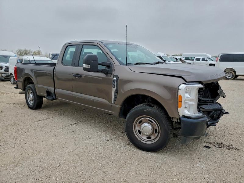 2023 Ford F350 xl rwd 6.8l V-8 Long box
