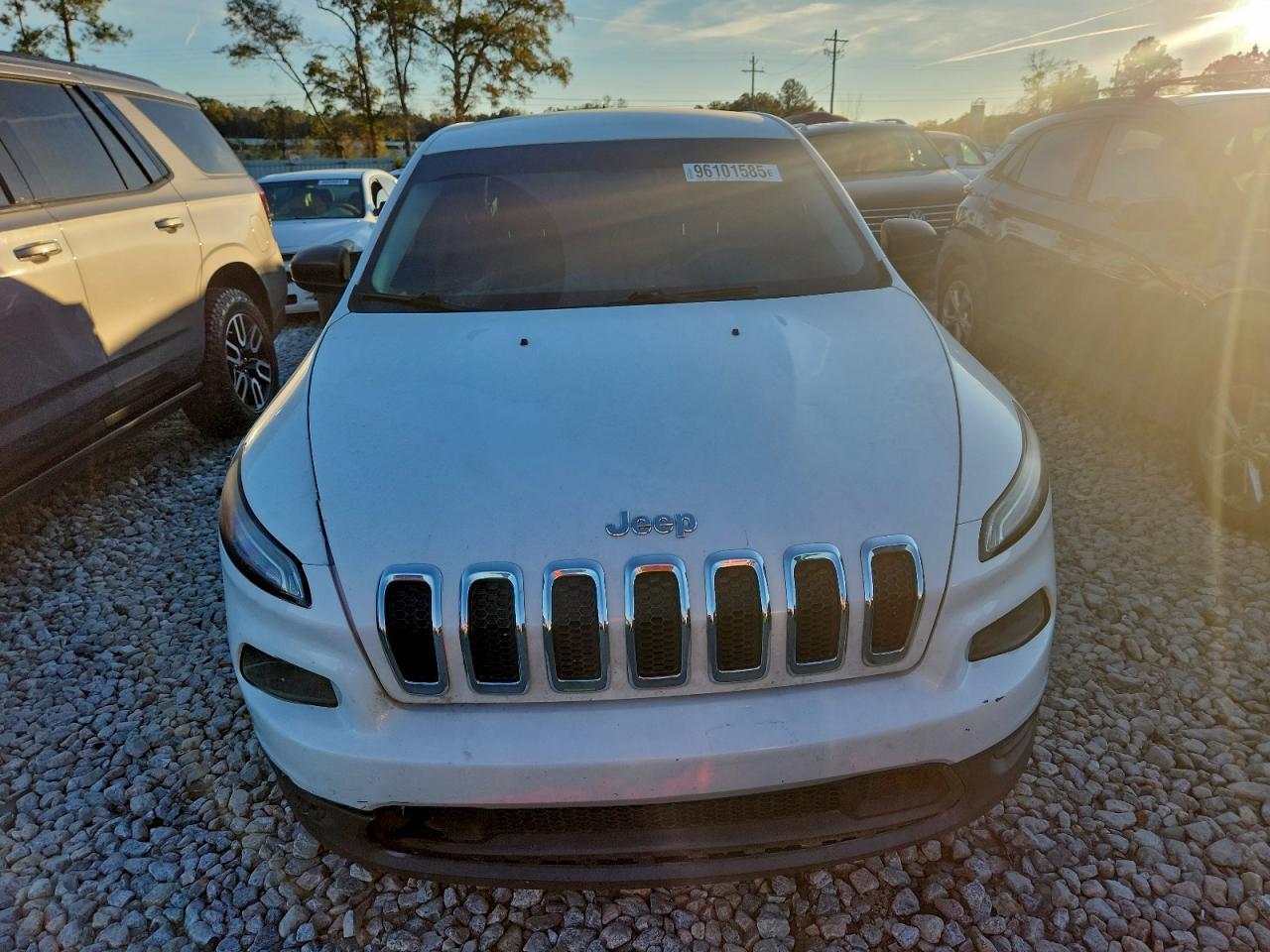 2016 Jeep Cherokee Sport