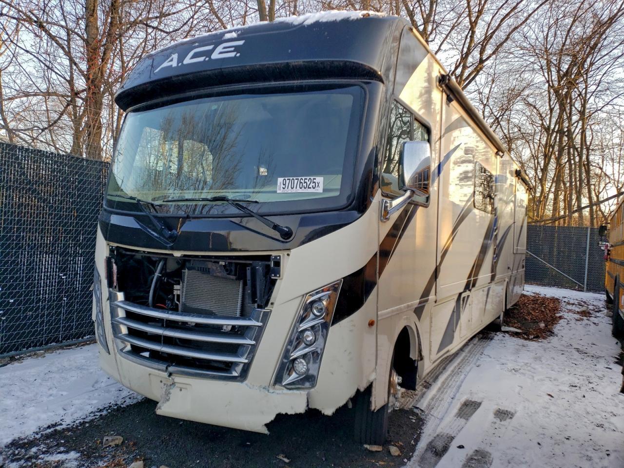 2022 Thor F53-RV