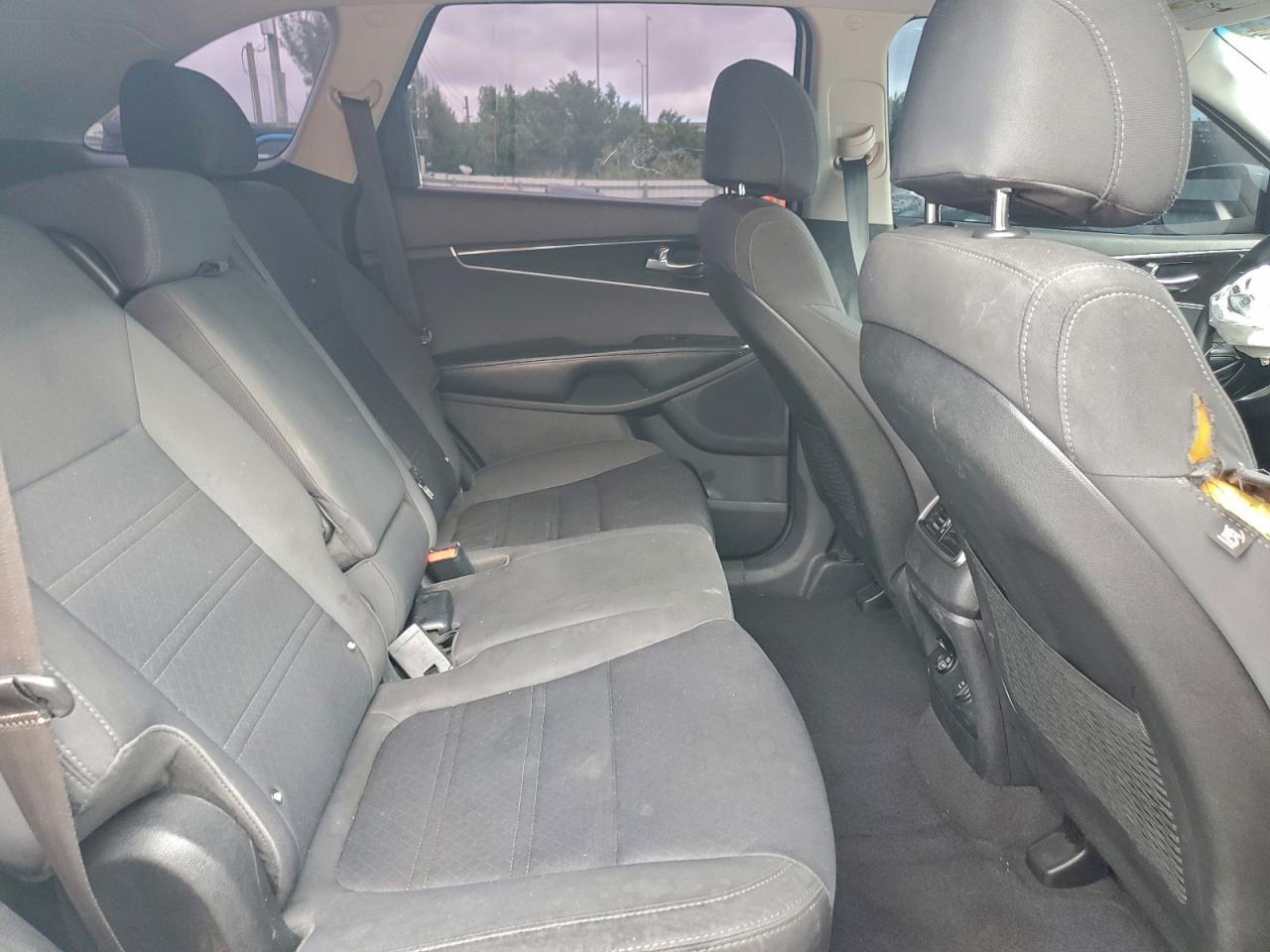 2017 KIA Sorento lx