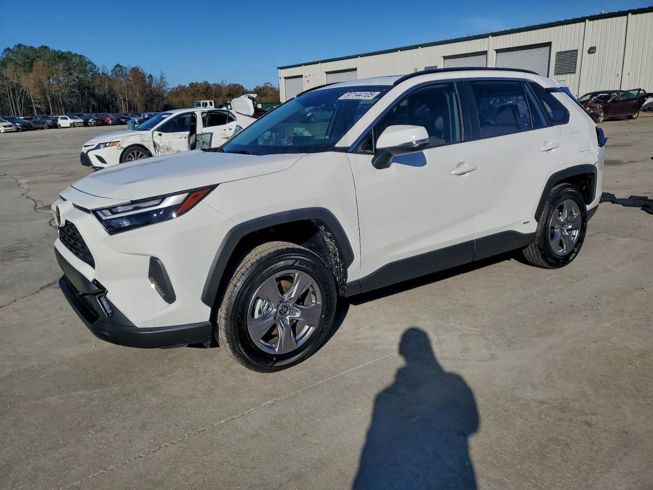 2025 Toyota Rav4 xle