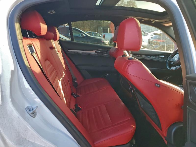 2022 Alfa Romeo Stelvio ti