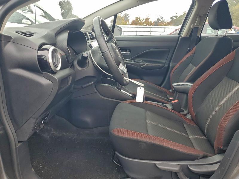 2023 Nissan Versa sr