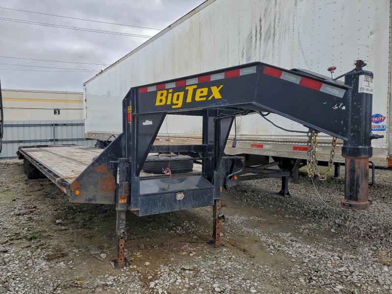 2022 Big Tex 22GN-35BK+5MR Equipment Trailer