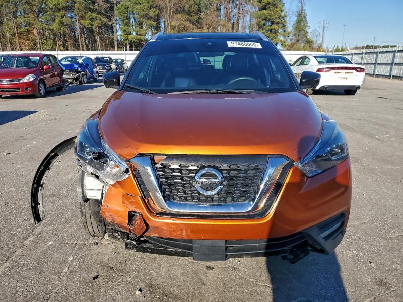 2020 Nissan Kicks sr
