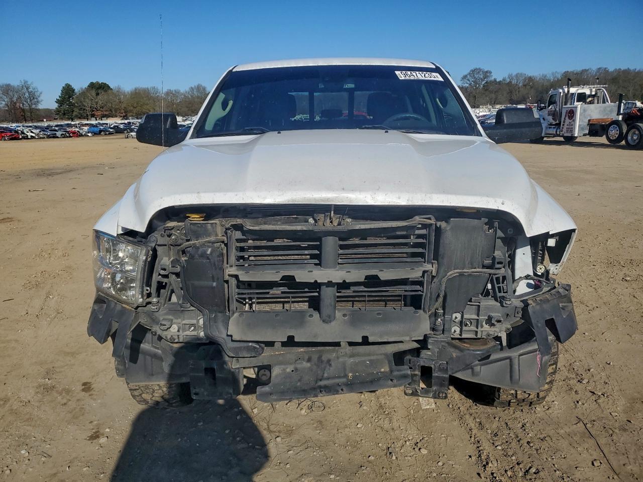 2023 Dodge Ram 1500 Classic slt