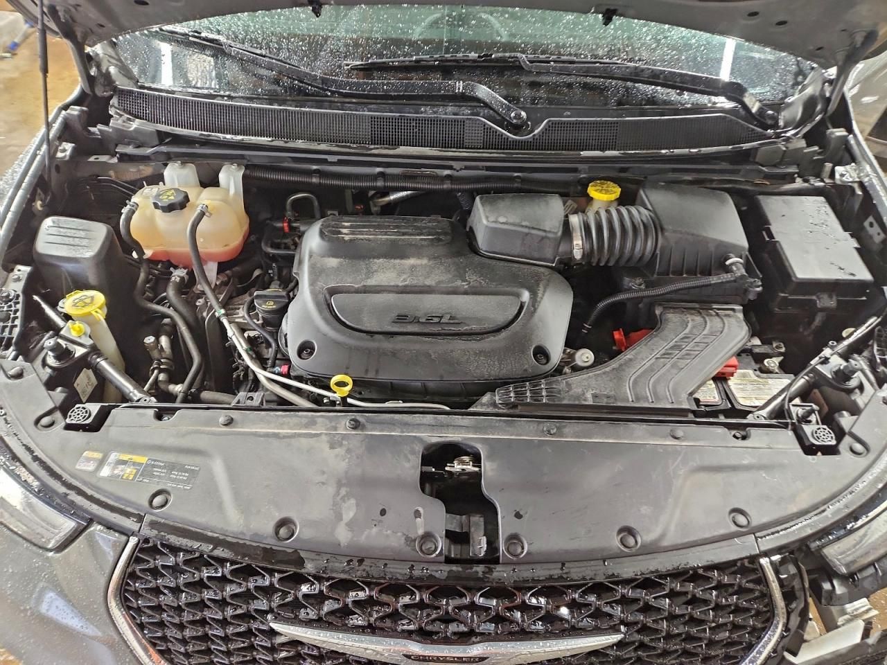 2023 Chrysler Pacifica Touring l