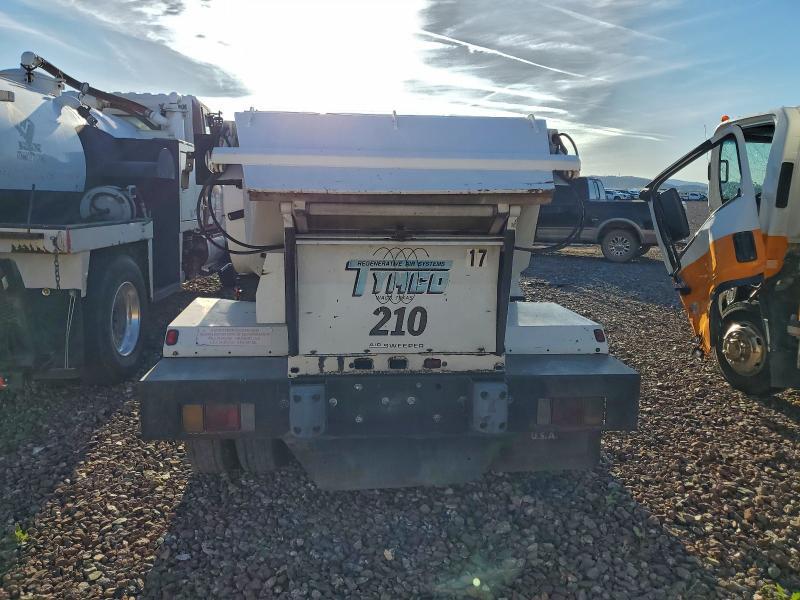 1999 Isuzu NPR