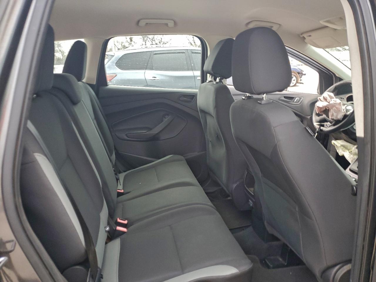 2016 Ford Escape s