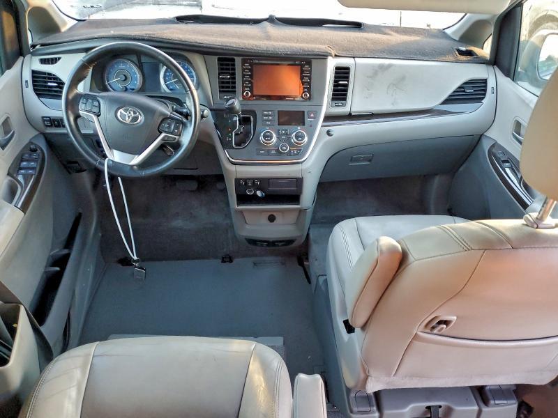 2019 Toyota Sienna xle