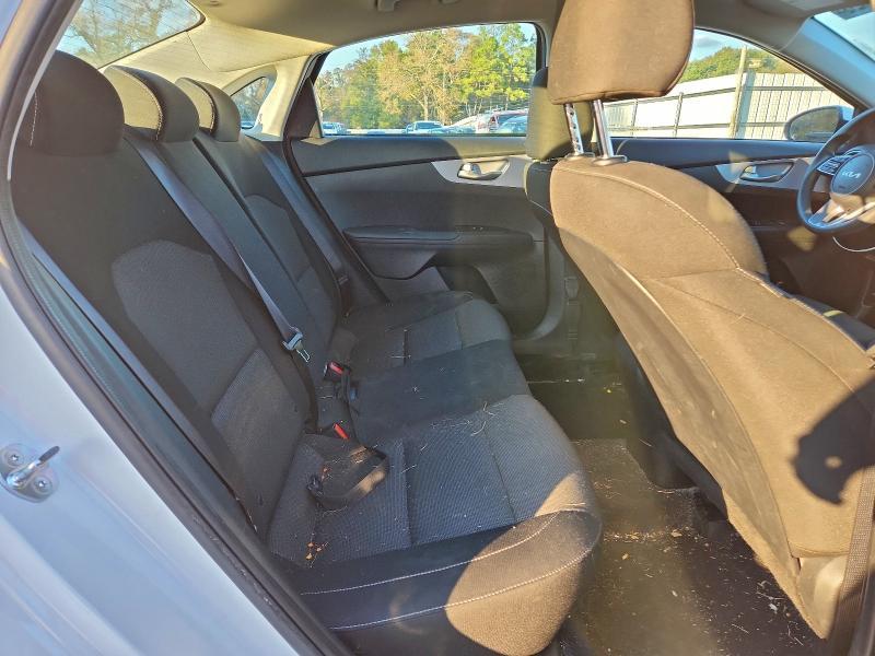 2024 KIA Forte lx