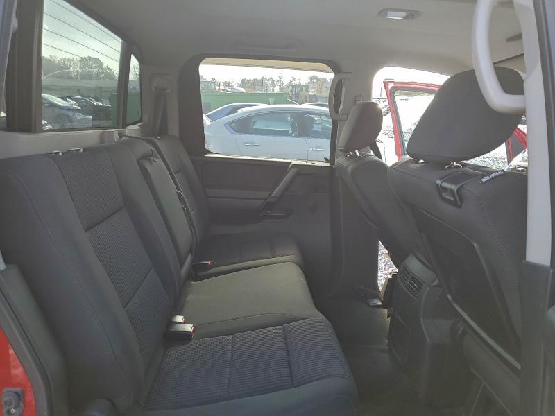 2012 Nissan Titan SV