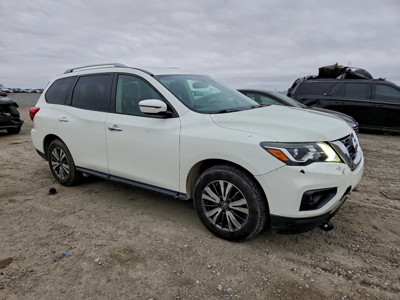 2019 Nissan Pathfinder s