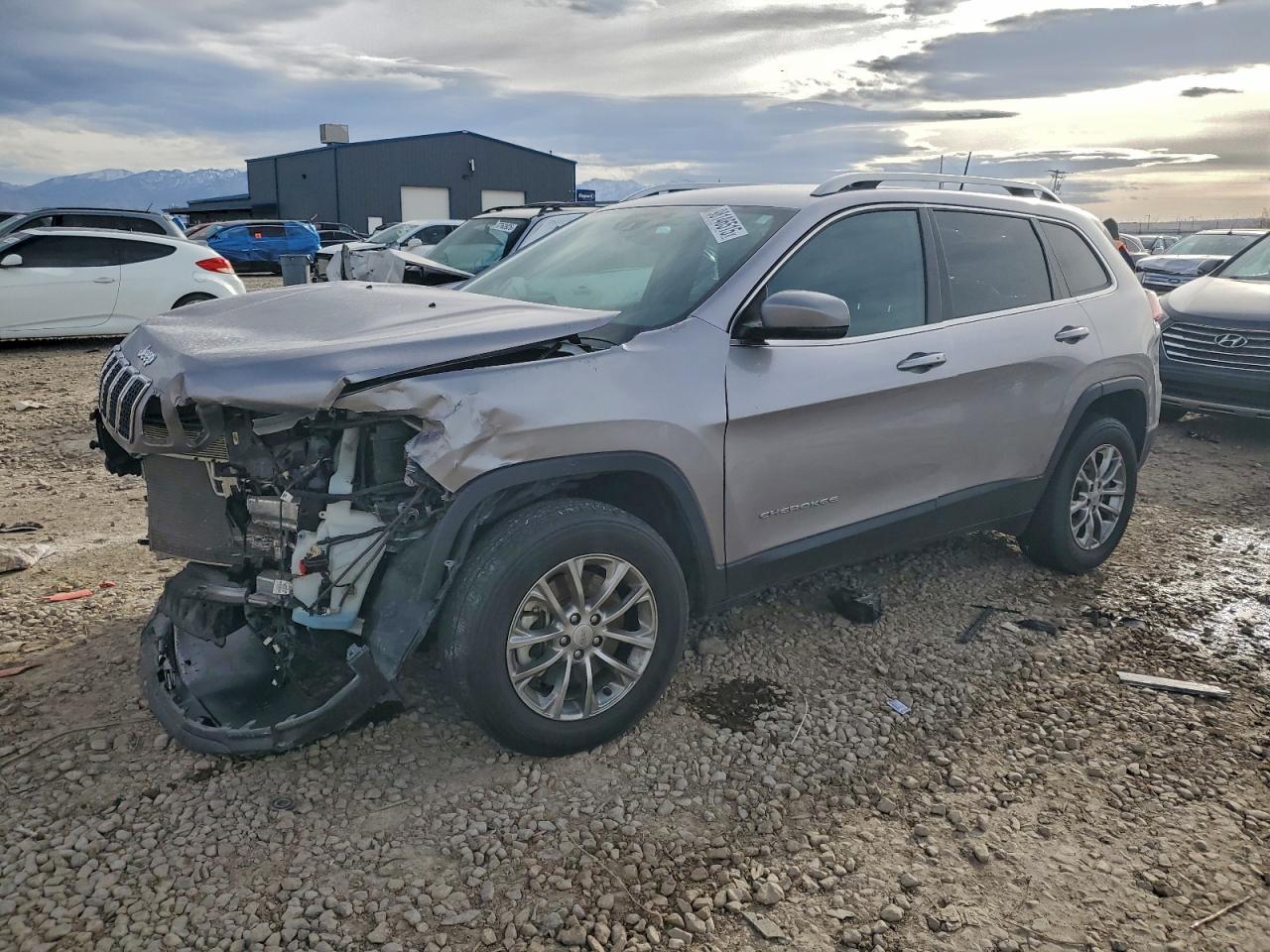 2021 Jeep Cherokee Latitude lux