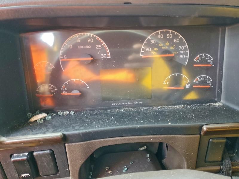 2013 Volvo Vnl Semi Truck