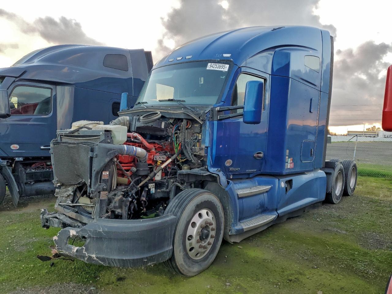2018 Kenworth T680 Semi Truck