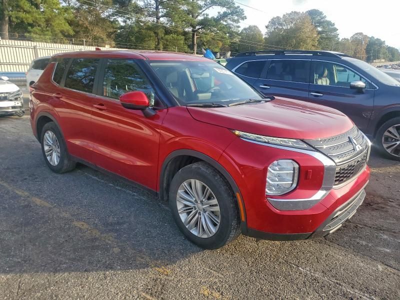 2022 Mitsubishi Outlander es