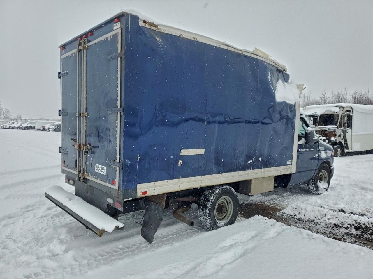 2015 Ford Econoline E350 Super Duty Cutaway Van