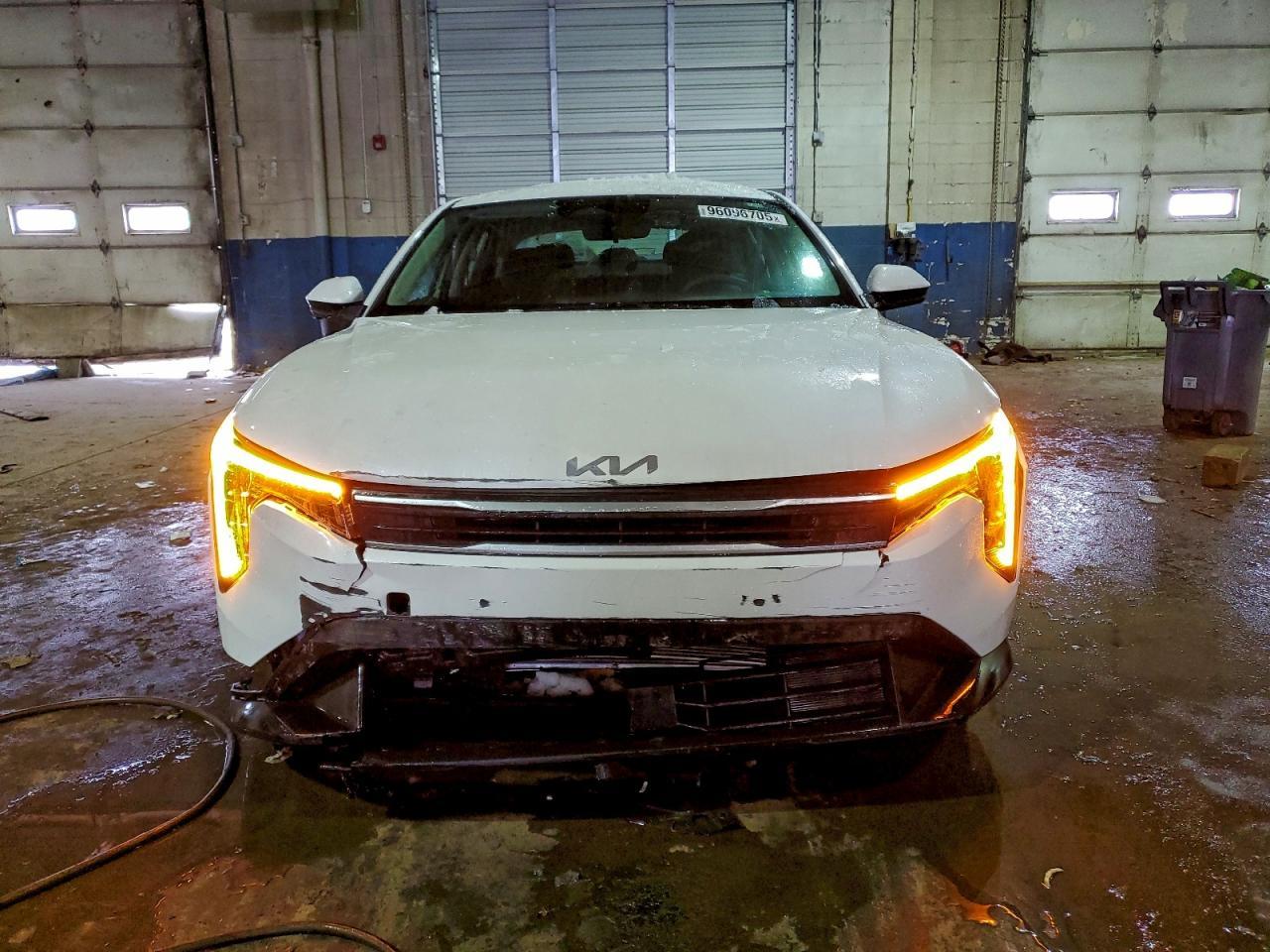2025 KIA K4 lx