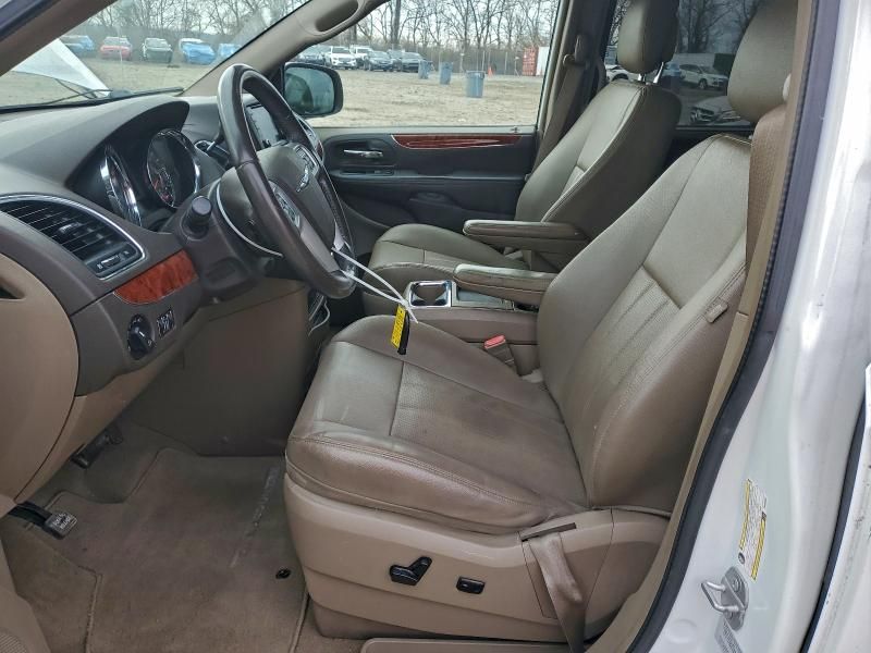 2015 Chrysler Town & Country Touring l